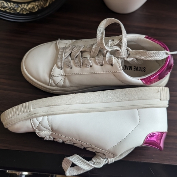 Steve Madden Other - Girls Steve Maddenplatformwhite sneakers with pink heel accent.
